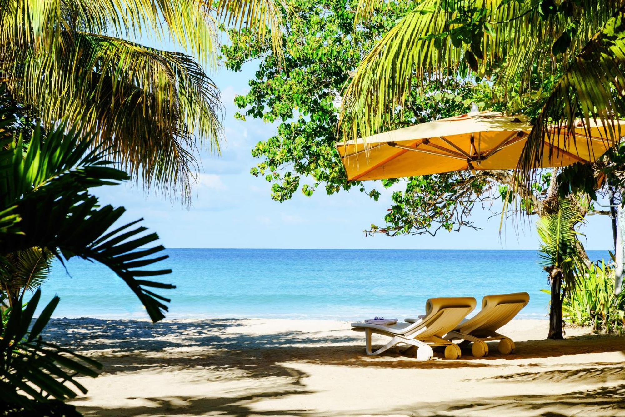 Idle Awhile Beach Hotel เนกริล ภายนอก รูปภาพ