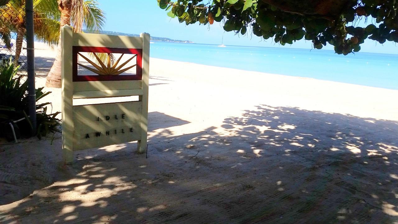Idle Awhile Beach Hotel เนกริล ภายนอก รูปภาพ