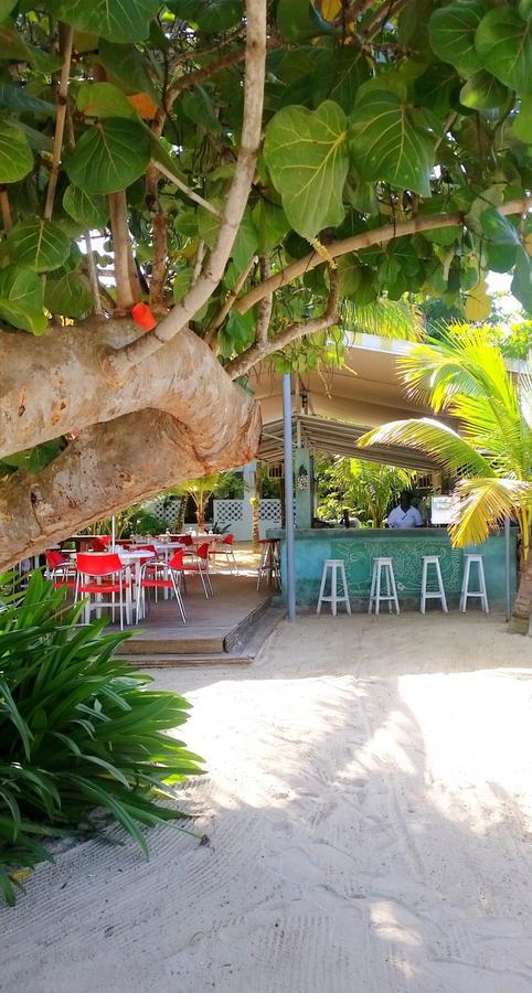 Idle Awhile Beach Hotel เนกริล ภายนอก รูปภาพ